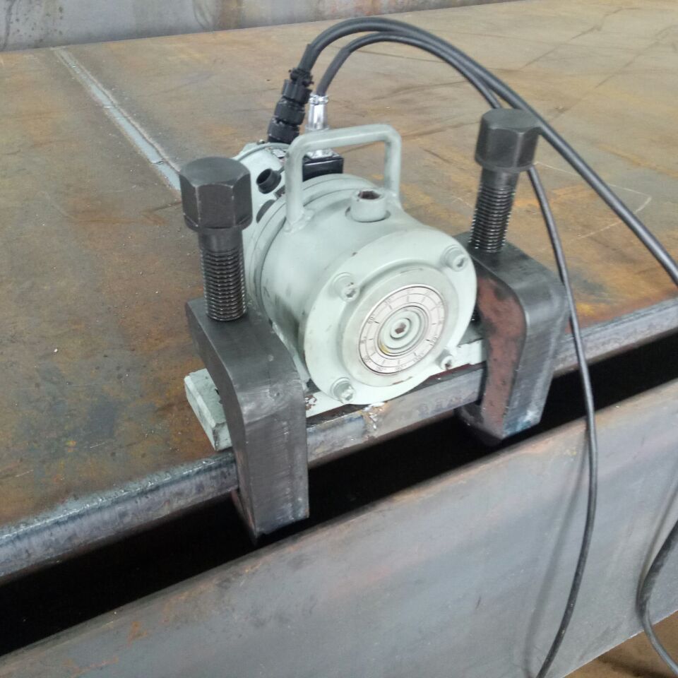 制管機，不銹鋼制管機,鈦焊管制管機,熱交換管制管機,制管機廠家,飲用水管制管機,排氣管制管機,復合管制管機,制管機模具,自來水管制管機,制管機價格,專業(yè)制管機,制管機